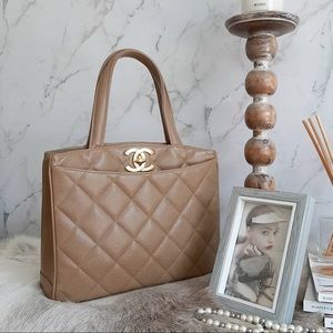 Chanel bag super classy cavier